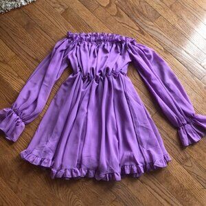 Women’s dress size small.